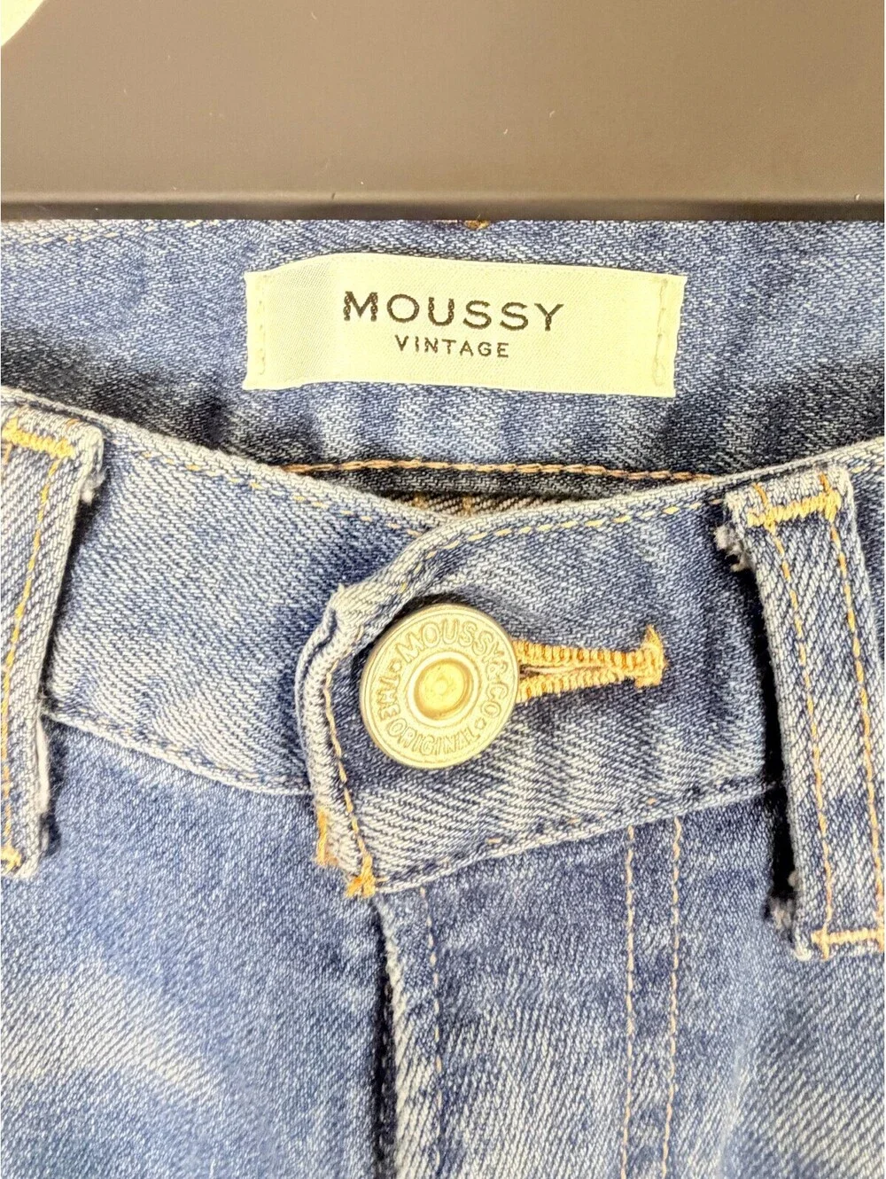 MOUSSY Nylon Fit Straight Slim Jeans 0108AC12-1580 Light Wash Denim Size 26